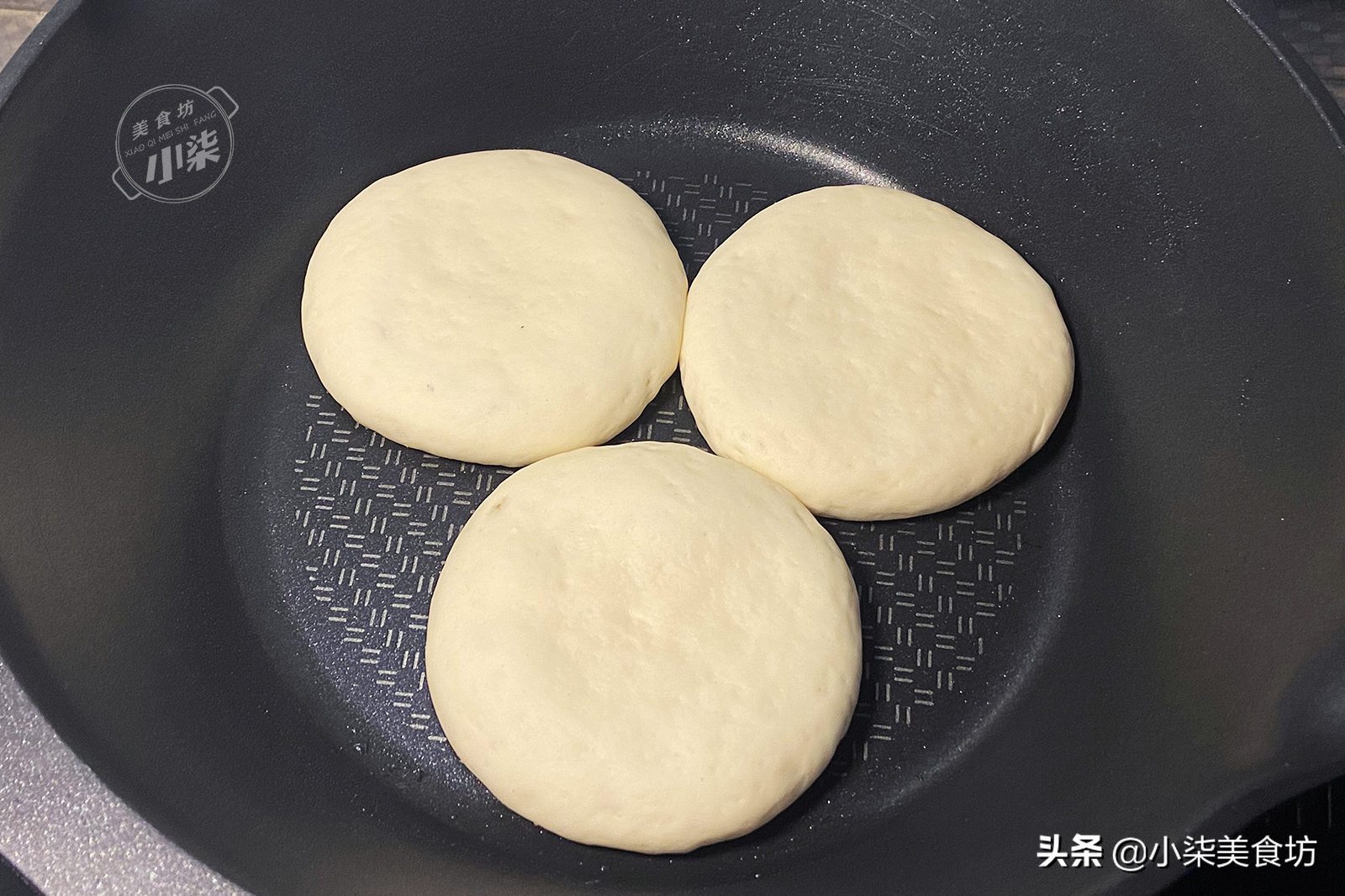 想吃燒餅不要出去買了，教你在家做，外焦裡軟，揭開個個都空心