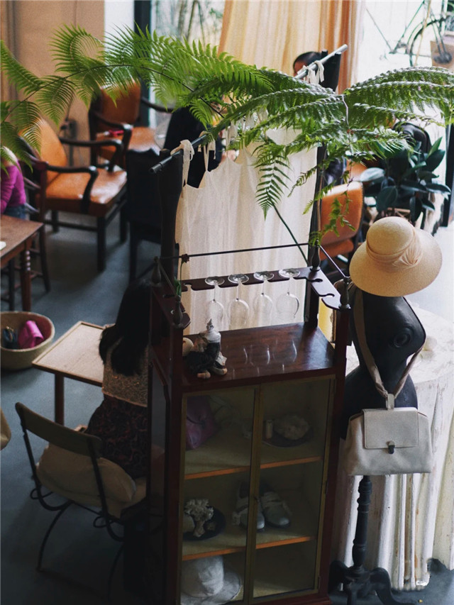 合肥服装集合店装修设计，服装+咖啡，混搭风新型实体店装修