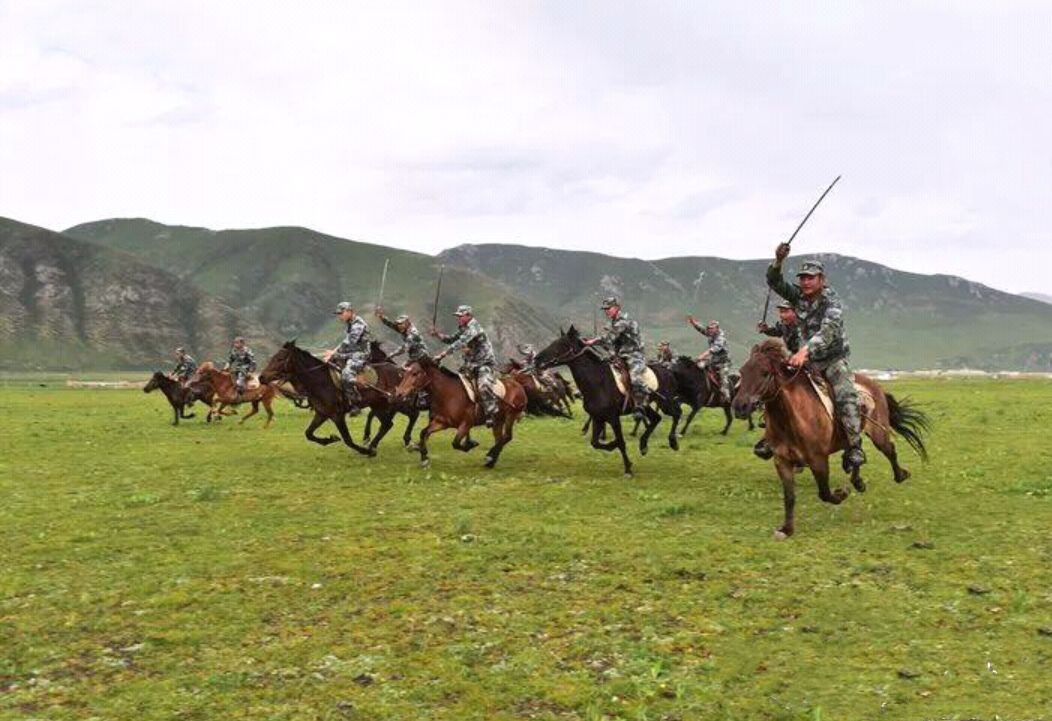 90后骑兵连连长扎根草原，获“最美新时代革命军人”荣誉称号