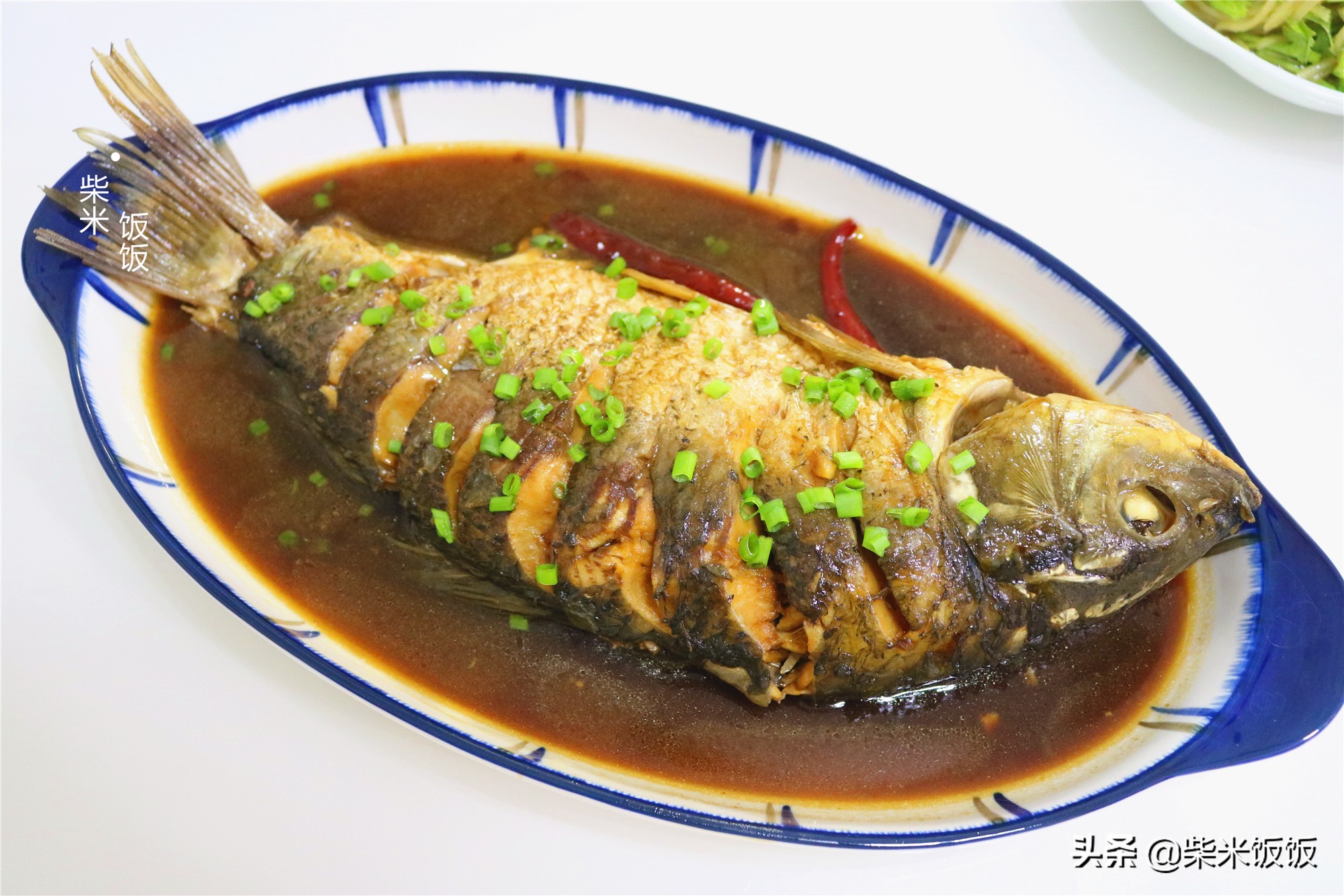 鲤鱼这样做，鱼肉咸鲜入味，一点也不腥，好吃得连汤也不剩