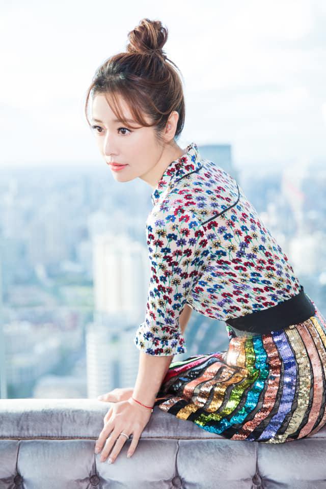 霍建華為丈母娘慶生喝到滿臉通紅，探班林心如片場秀恩愛畫面超甜