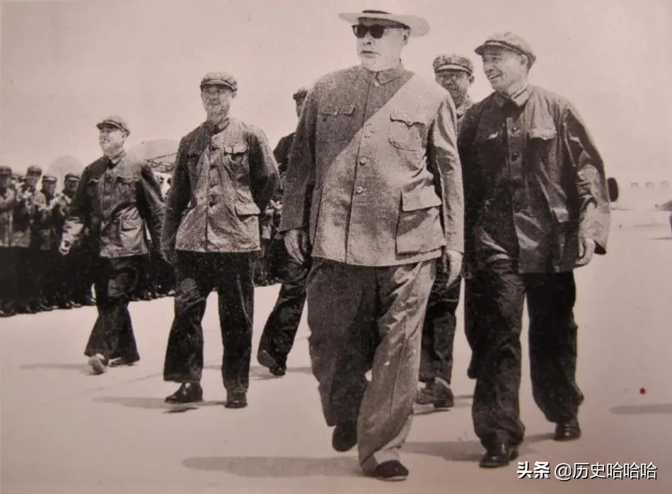 陈毅元帅说:我国要造原子弹!金庸坚决反对:这原子弹有何用处?