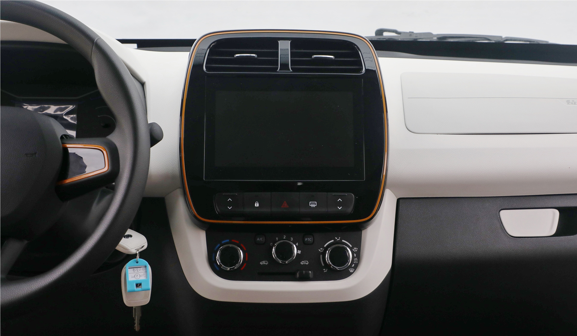 五门四座，标配气囊空调，东风EX1能否超越宏光