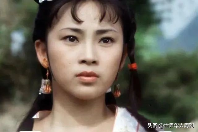 30年前，被李連杰拋棄的前妻黃秋燕，如今怎么樣了？