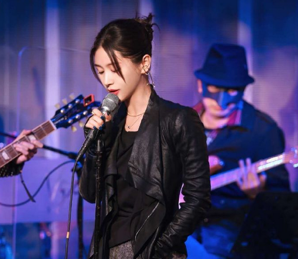 Be in charge of him to have a scenario, the love of princely article and Wu Yongen, not as sweet still as idol play? 