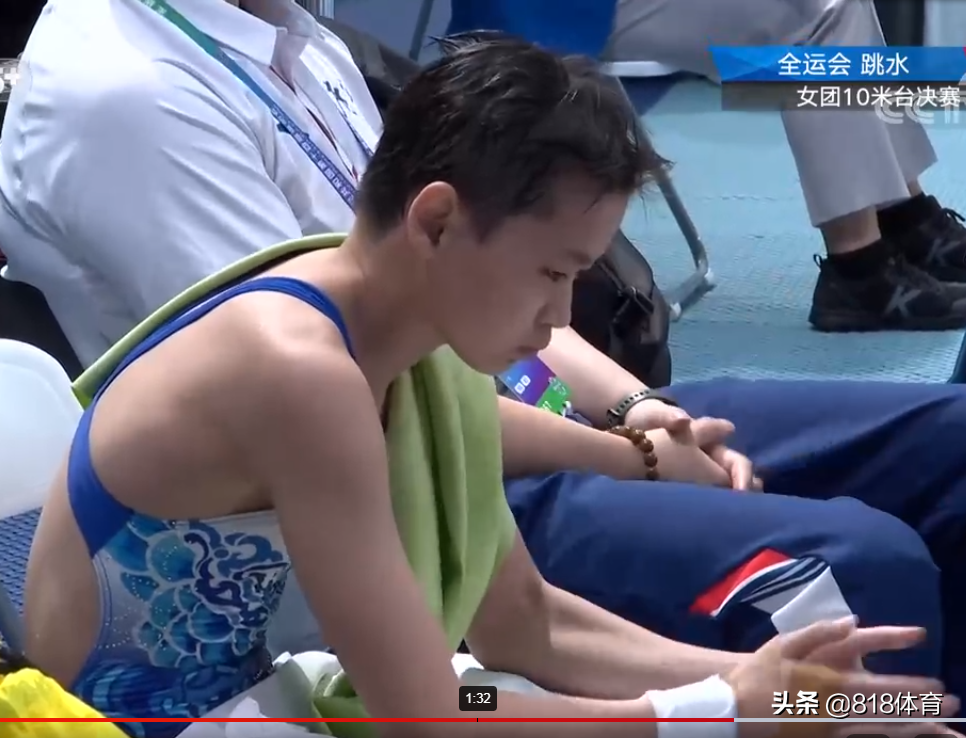 神仙打架!全红婵被张家齐反超一脸紧张,为她0水花鼓掌,俩10分决胜