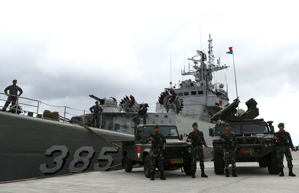 印尼在南海打造不沉航母：正部署陆海空3军兵力，潜艇已进驻
