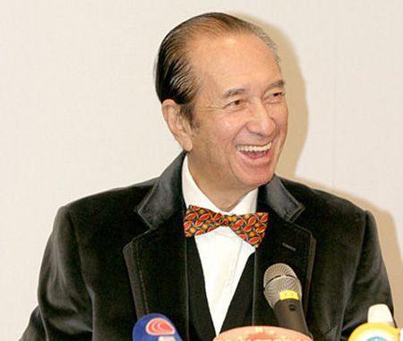 98岁赌王何鸿燊官宣离世，4个老婆十多个孩子，