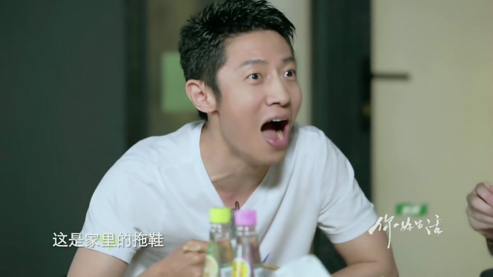 撒贝宁综艺倒苦水，与妻子李白育儿有分歧：她放任娃舔地面啃拖鞋