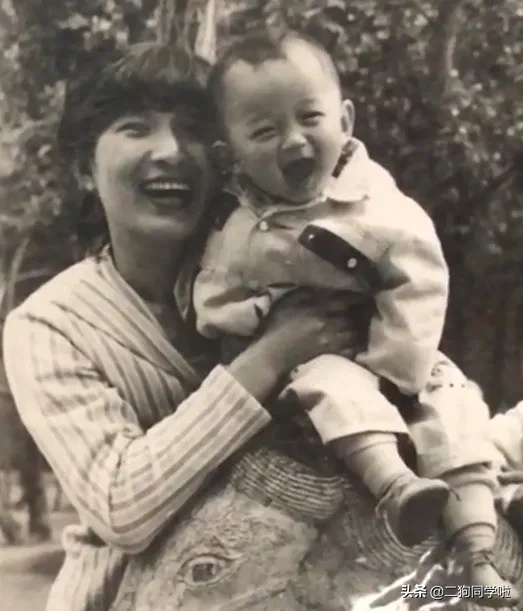 1分钟时间，2岁半孩子丢失32年，认亲现场让人泪