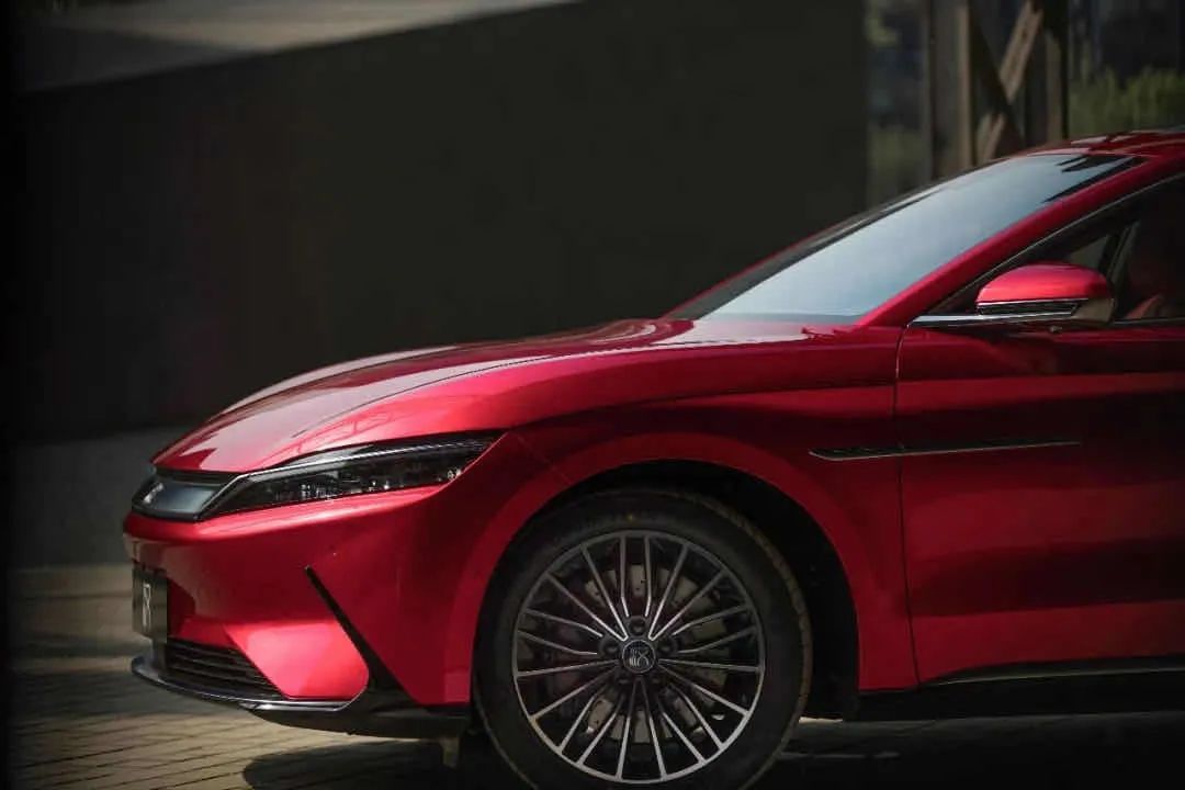 比亚迪汉 VS Model 3，这场“神仙打架”太过瘾