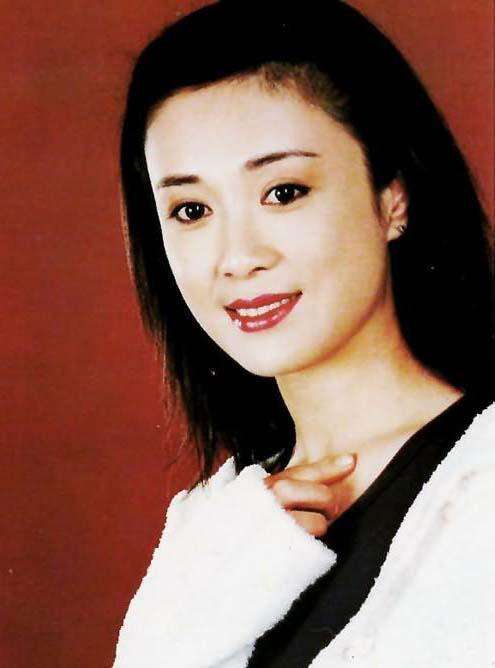 “最美妲己”傅艺伟：25岁爆红后息影经商败光家