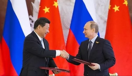 秦安：拜登开“四国峰会”，“新八国联军”围