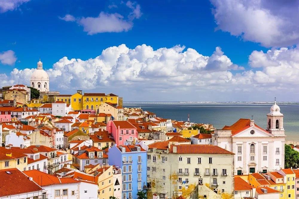 C罗砸720万欧买房，为何众多名人都爱葡萄牙？