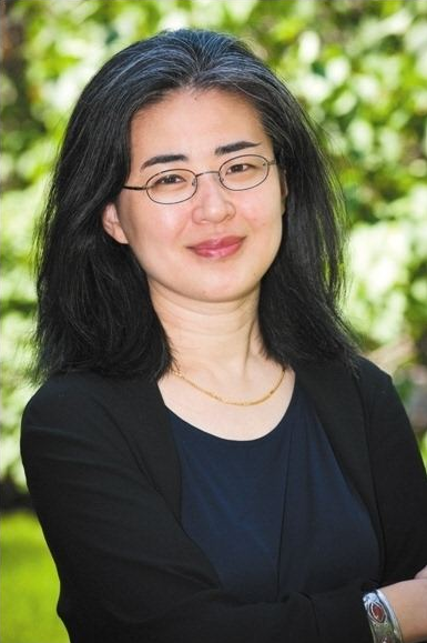 北大才女为爱放弃中国国籍，嫁给比自己大25岁导