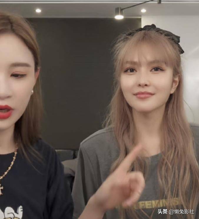 周扬青与雪梨直播真实颜值被赞，网友喊话：长