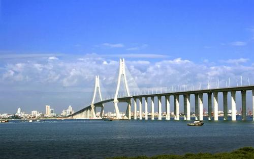 通明海特大桥贯通：粤西半小时经济圈形成，雷州半岛或成旅游胜地