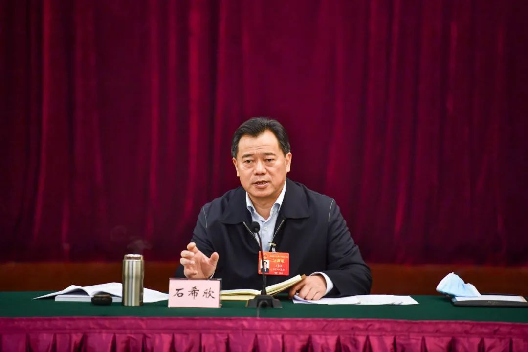 怀化代表团举行第四次全体会议 继续审议政府工作报告&nbsp;雷绍业石希欣参加