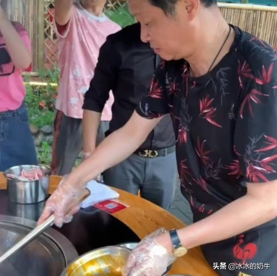 娛樂(lè)圈沒了三德子但依然有他的傳說(shuō)，只是600多元的一雞真是貴
