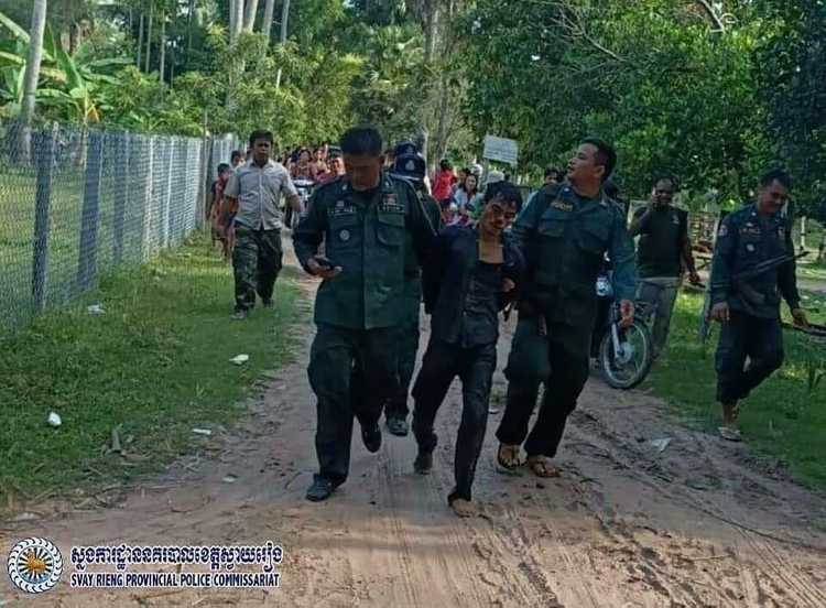 警匪追逐！柬埔寨男贼偷车败露，竟连开3枪突围