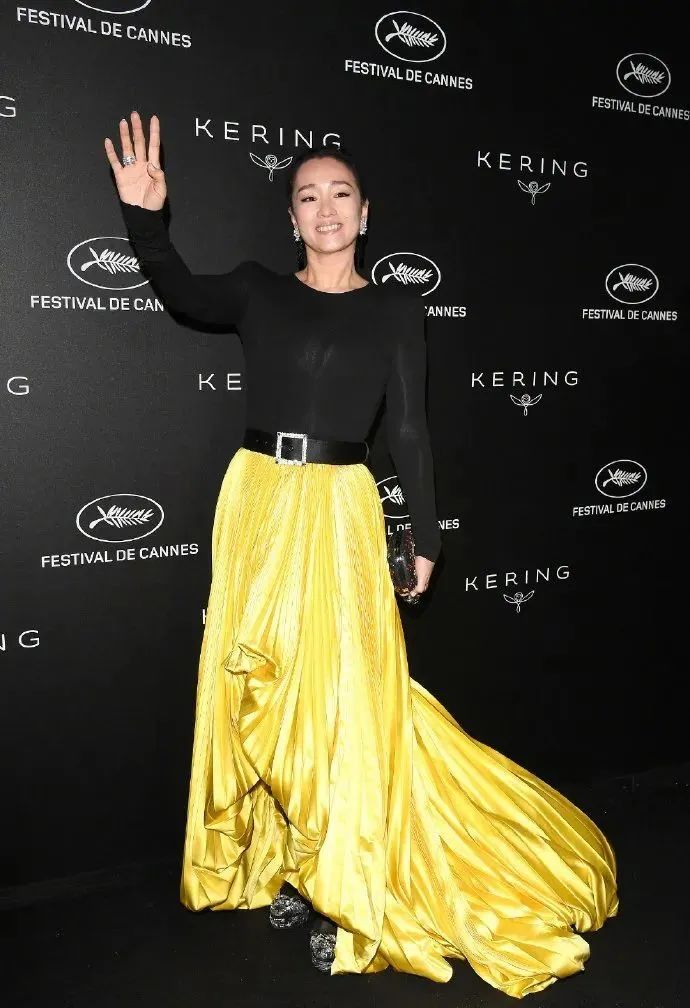 穿旗袍去奥斯卡的巩俐，才是红毯鄙视链的王者