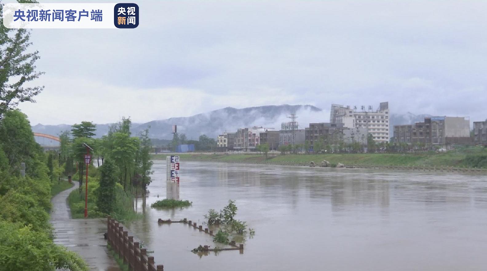 广西贺州迎来大范围强降雨天气 最大降雨达165.2毫米
