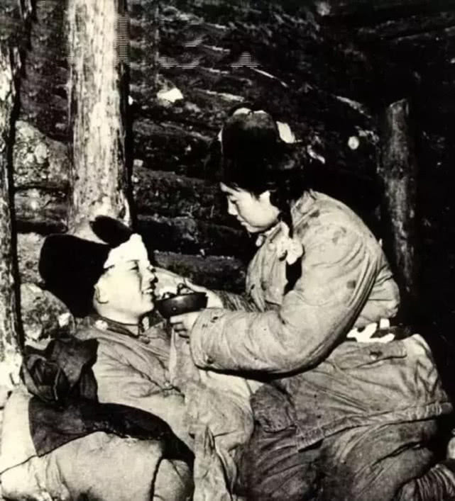 1952年，那個大膽擁抱毛主席的誌願軍女代表，後來怎麽樣了？
