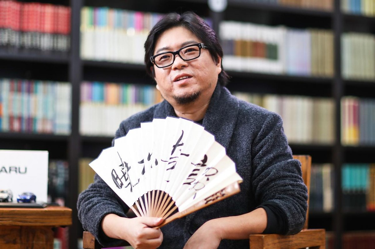 节目下架，书店关门：从万人敬仰到人人喊打，高晓松该何去何从？