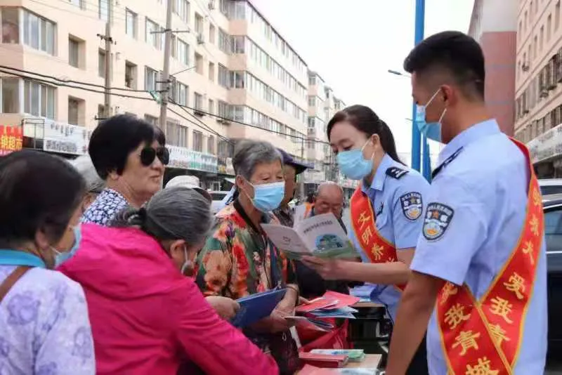 法治宣傳進社區 文明創建暖人心