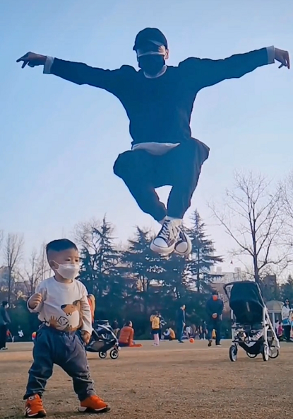 張晉為兒子表演功夫，卻全程被無視，魚蛋褲子歪扭學老爸習武站姿