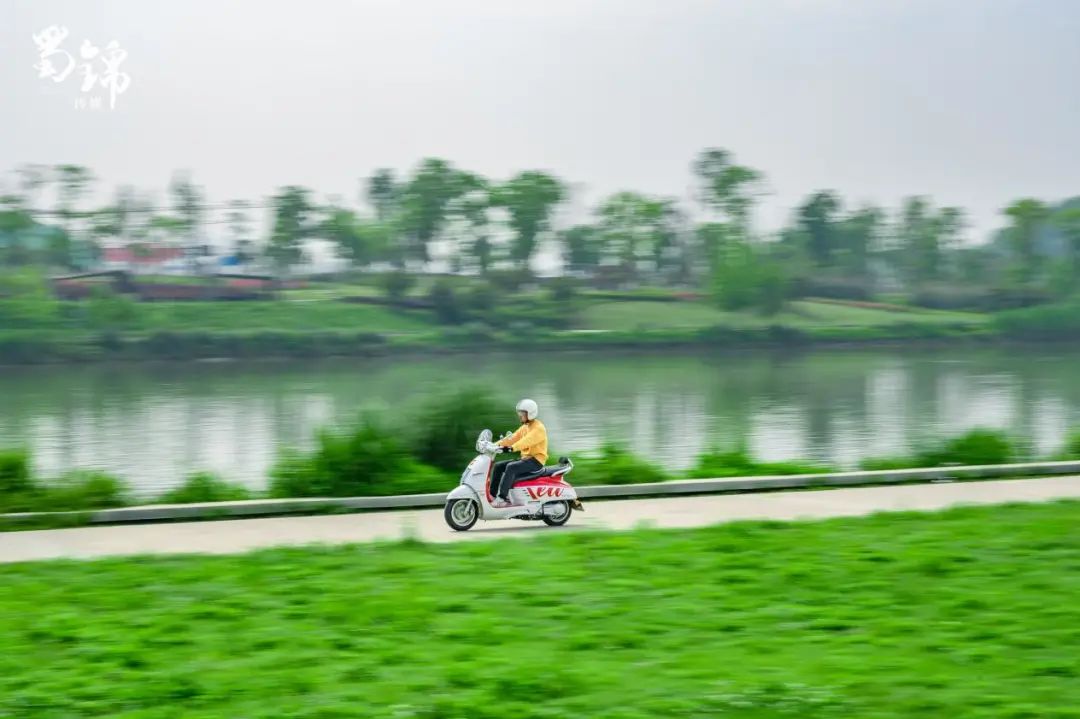 标致也造摩托车，这颜值女友肯定超爱