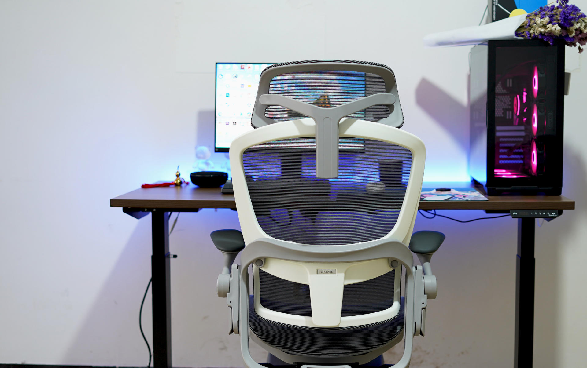 工学椅发展多年 爆款网易严选3D悬挂工学椅带来全局自适应调节