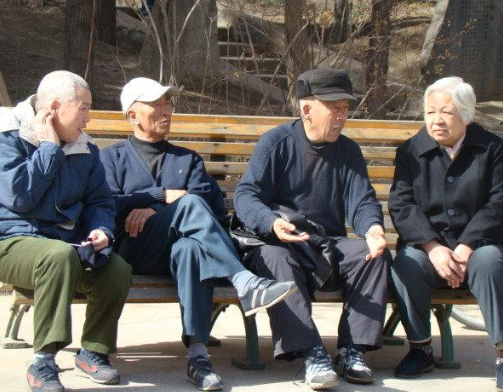 社保交了15年，等到退休后，每个月能拿多少？算