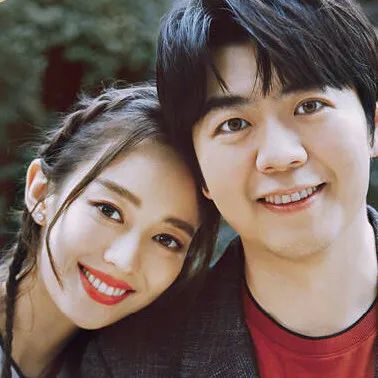 婚后2年，吉娜郎朗被群嘲：“恩爱终于装不下去了？”