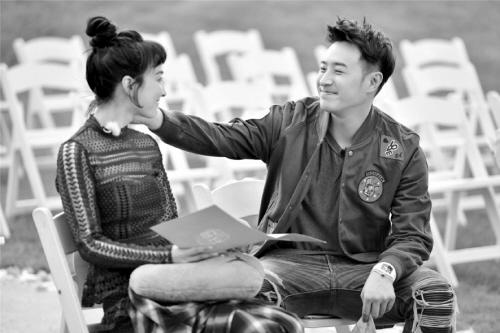 潘玮柏突然官宣结婚，周杰伦撒花为他庆祝，网