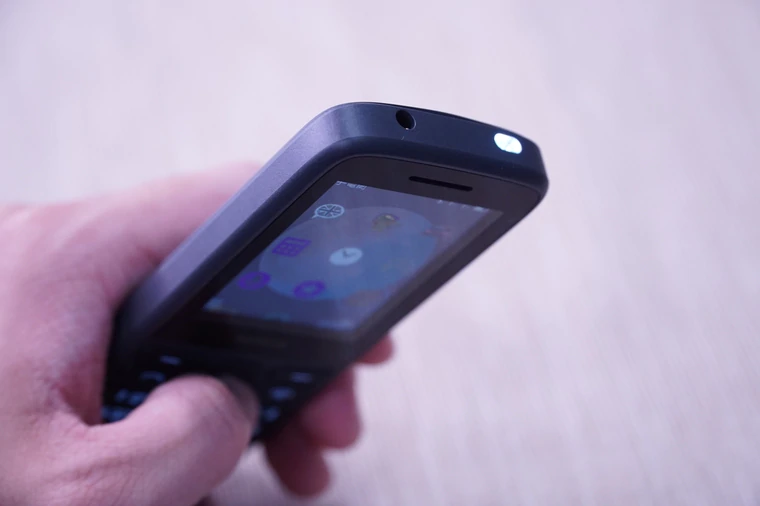 诺基亚手机开箱，2021年了还在用功能机，超长待