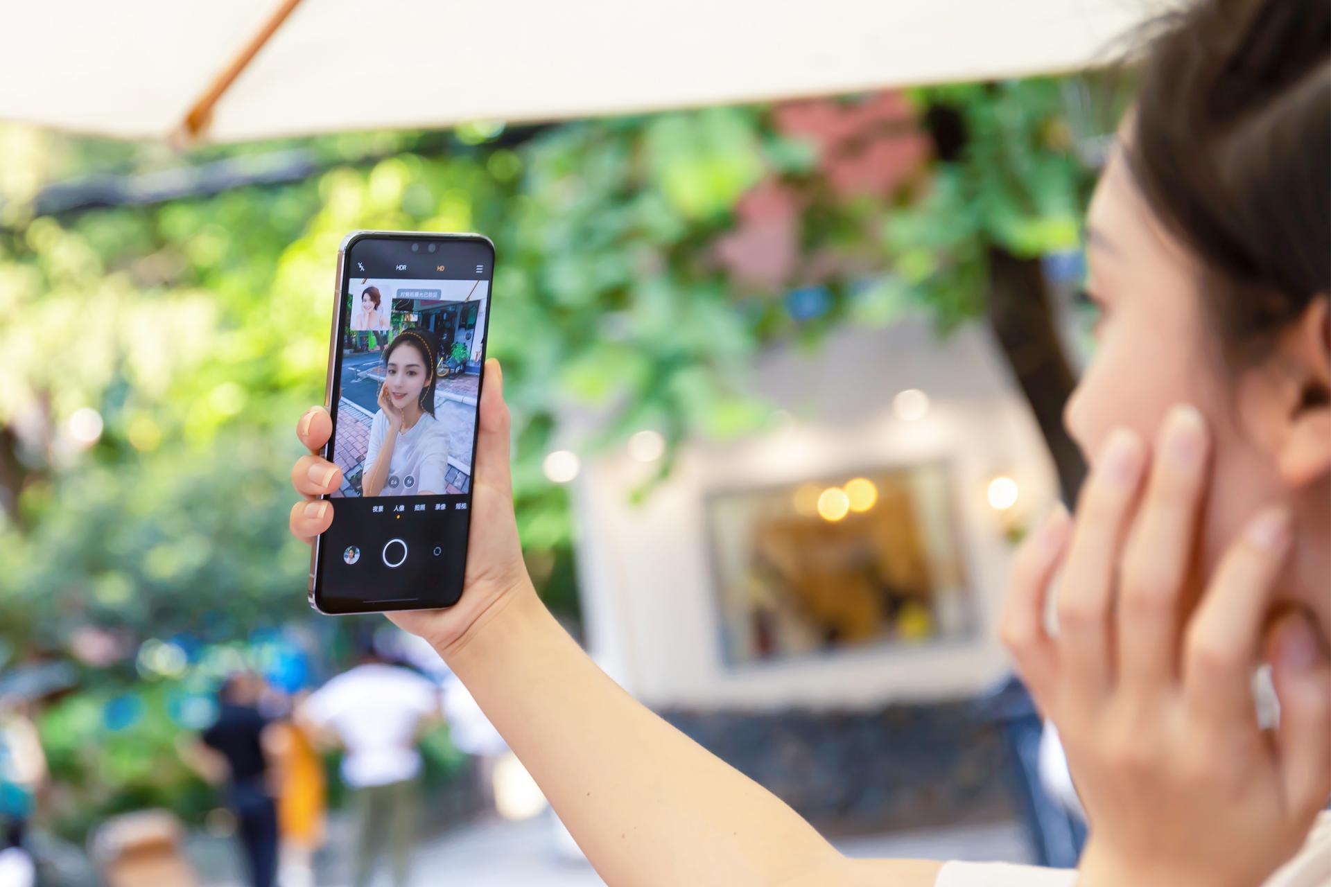 vivo S系列老用户都说买买买，这次的vivo S10怎么了？