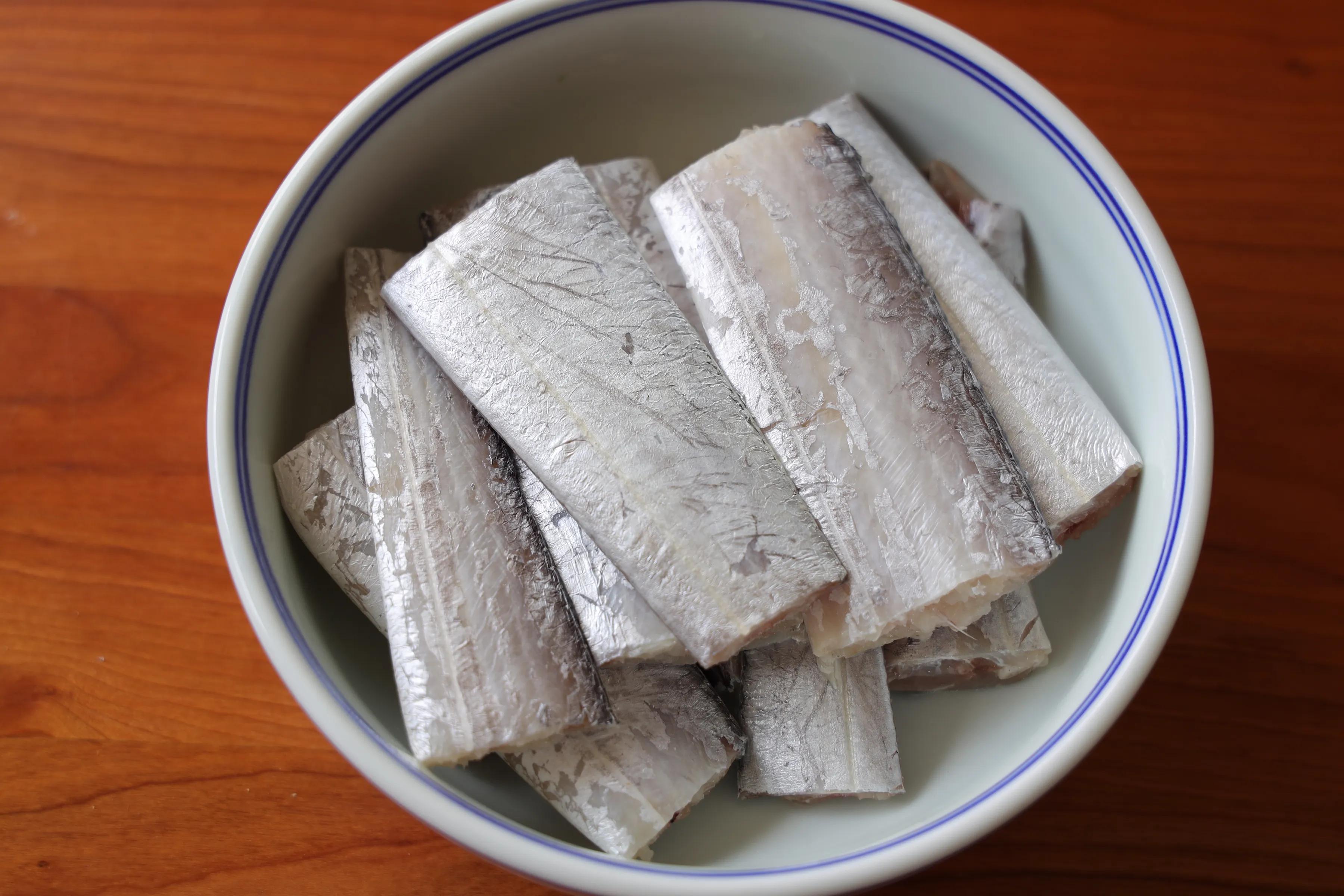 带鱼这样煎，肉质鲜嫩入味，而且简单好做，大暑过后马上做起来