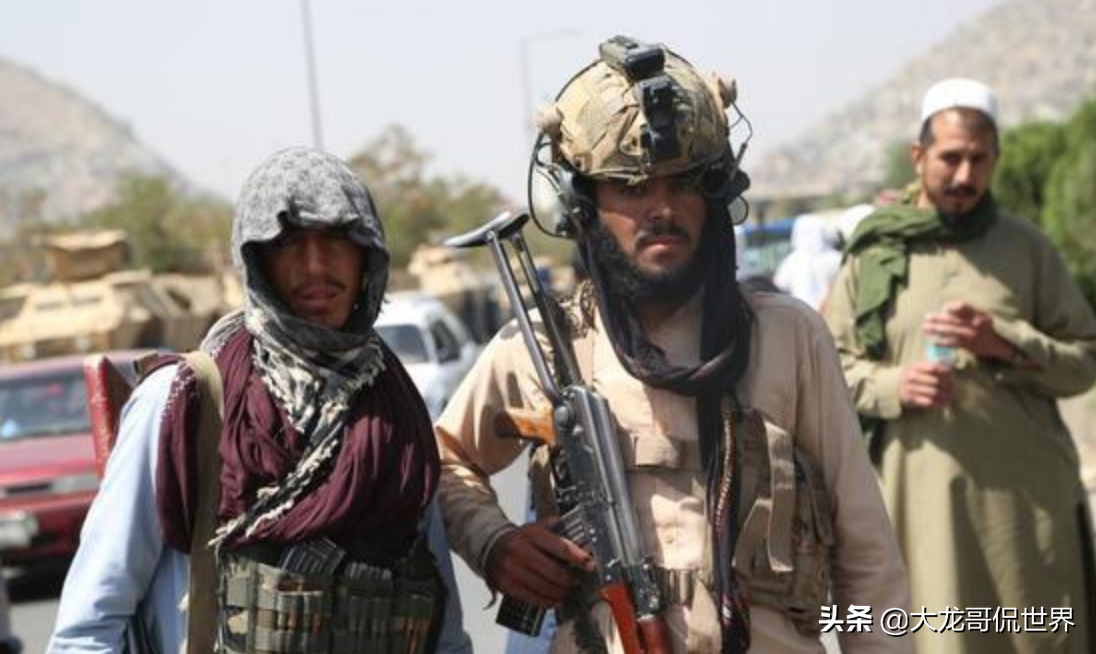 美国自觉受辱！搞不懂武器怎么落入塔利班手中，担心卖给中俄