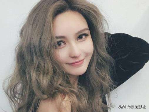 周扬青与雪梨直播真实颜值被赞，网友喊话：长