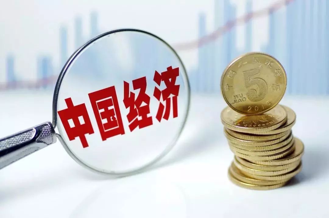 美国经济大跌4.8%，中美GDP差距依然超过2万亿，何