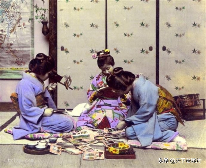 1860年代日本美丽艺伎彩色照 还原真实的艺伎