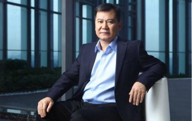 中国隐形富豪年入6000亿，王健林卖卖卖，他直接