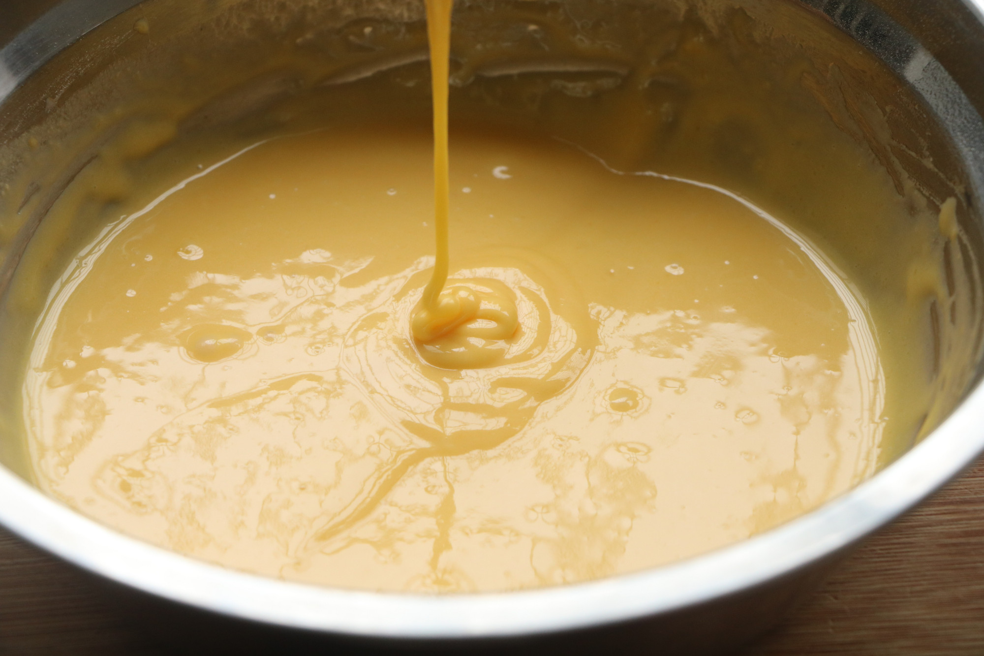 完美的蛋糕卷做法，綿軟細膩不開裂，比甜品店的更加美味又健康