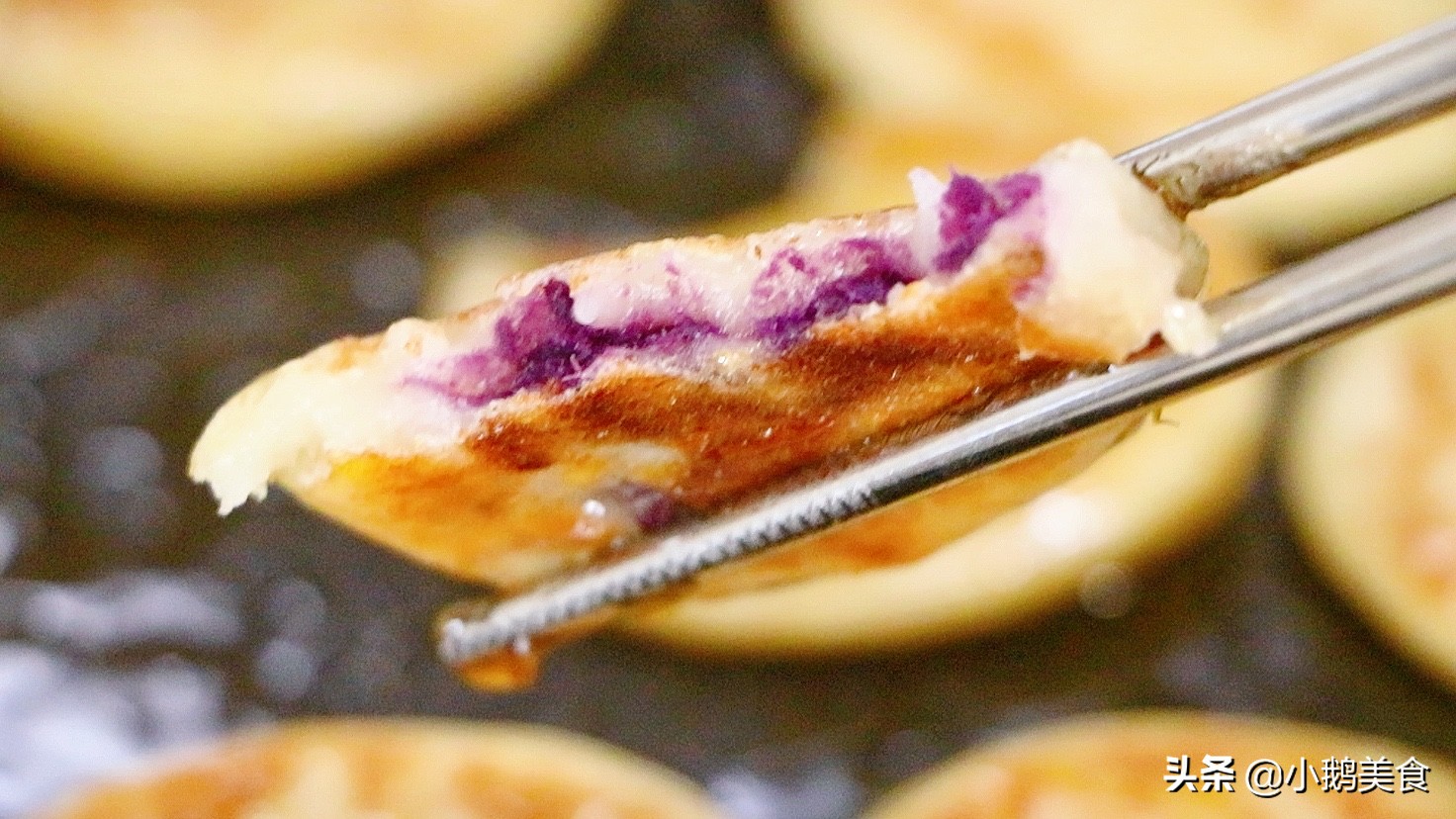 糯米粉這做法實在太好吃了，難怪小吃街那麼火，吃一次就念念不忘