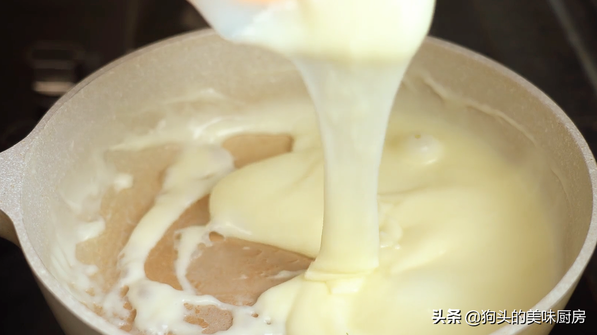 最近酸奶大麻花火了，做法配方告訴你，外酥裡軟，口口爆漿