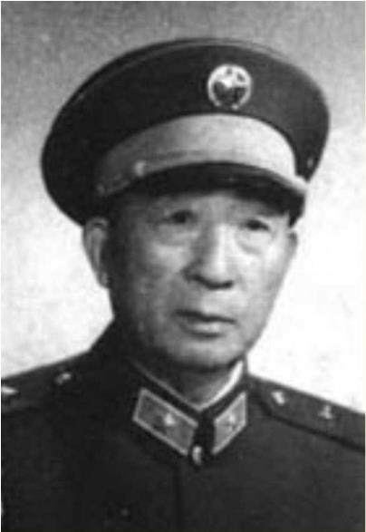 他开国就被授予少将军衔，但到了1987年才得以承