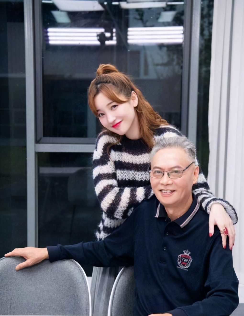 金莎随母姓被他说尴尬？被误解或许是毒舌张绍刚的宿命