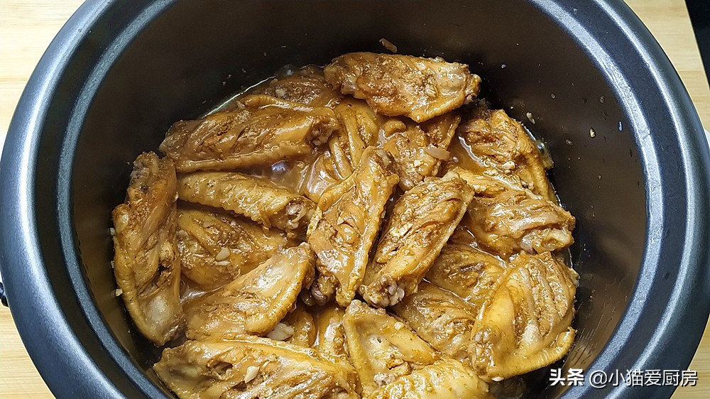 圖片[10]-小貓用電飯煲做2斤雞翅 不炸不煮不炒 雞翅鮮嫩 2個(gè)人沒(méi)夠吃-起舞食譜網(wǎng)