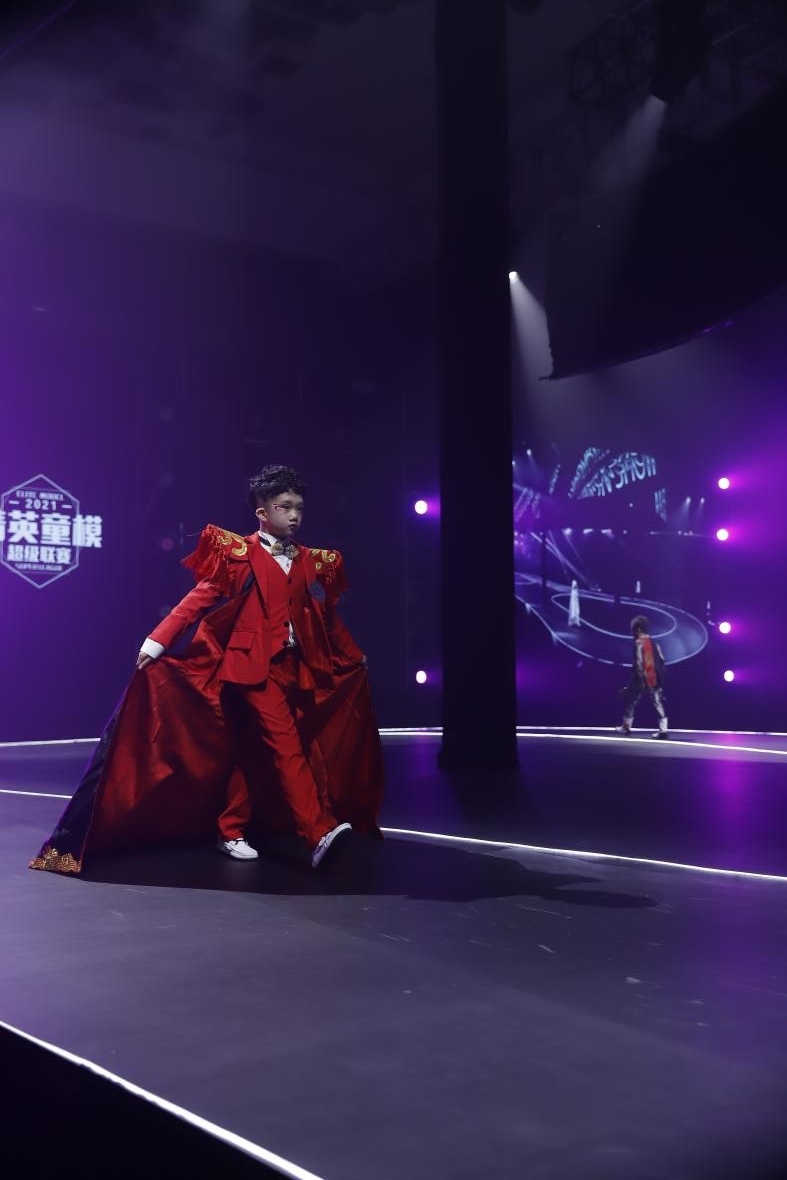 2021精英童模超级联赛官方发言人——童昭维